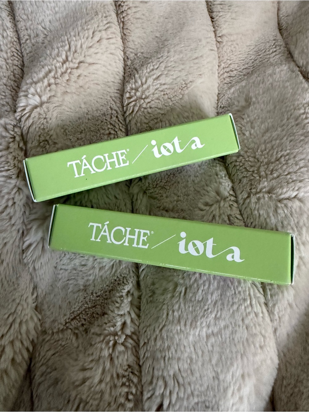 TÁCHE/iota Pistachio Milk Latte Lip Treatment
